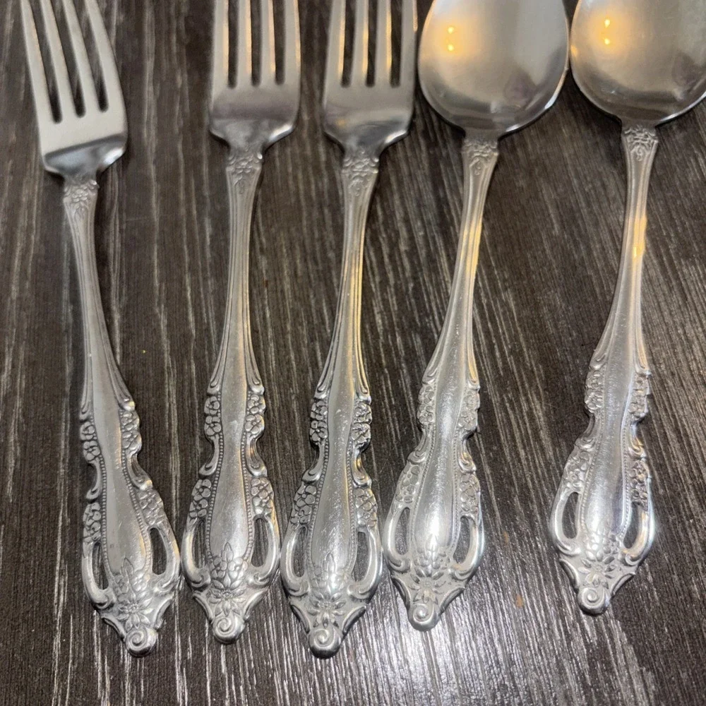 Oneida USA Stainless Raphael 3 Dinner Fork 7 1/2